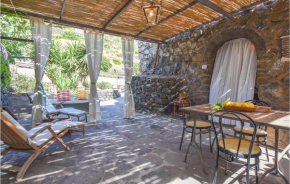 Гостиница Beautiful home in Pantelleria with WiFi and 3 Bedrooms, Пантеллерия
